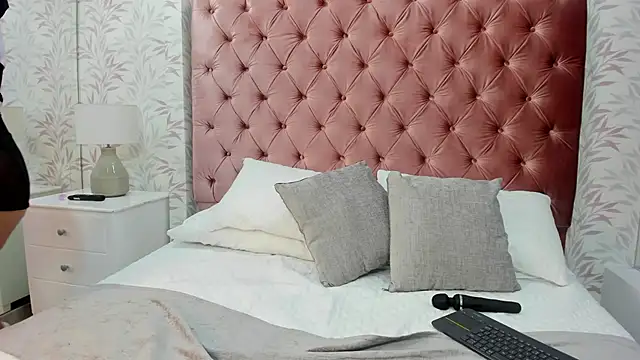 cherry canndy  online show from 10/31/25, 11:55