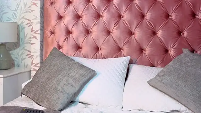 cherry canndy  online show from 11/04/25, 03:22