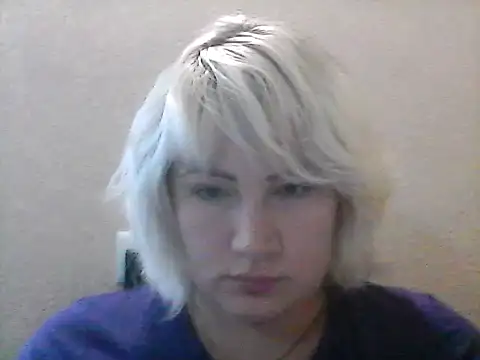 Snapshot of LallyLoveXx chatting on 09/13/25, 10:48 LallyLoveXx online show from 09/13/25, 10:48