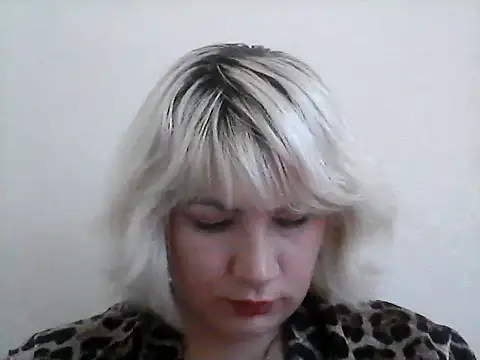 Snapshot of LallyLoveXx chatting on 09/16/25, 11:22 LallyLoveXx online show from 09/16/25, 11:22