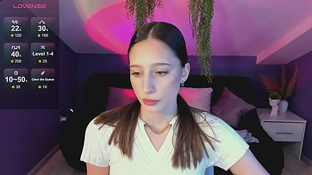 Snapshot of RioEstrella chatting on 09/18/25, 02:30 RioEstrella online show from 09/18/25, 02:30