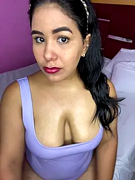 Snapshot of Roxxybigboobs chatting on 09/24/25, 02:42 Roxxybigboobs online show from 09/24/25, 02:42