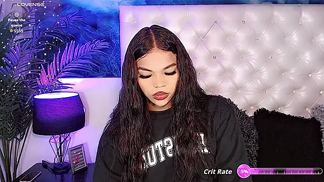 Valeria Swett  online show from 11/11/25, 08:53