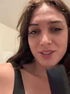 Snapshot of Petitbiscuit2B0 chatting on 10/25/25, 04:35 Petitbiscuit2B0 online show from 10/25/25, 04:35