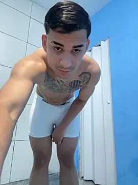 Snapshot of condenovin chatting on 09/15/25, 01:05 condenovin online show from 09/15/25, 01:05