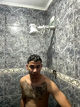 Snapshot of condenovin chatting on 10/14/25, 11:05 condenovin online show from 10/14/25, 11:05