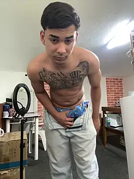 Snapshot of condenovin chatting on 10/16/25, 06:20 condenovin online show from 10/16/25, 06:20