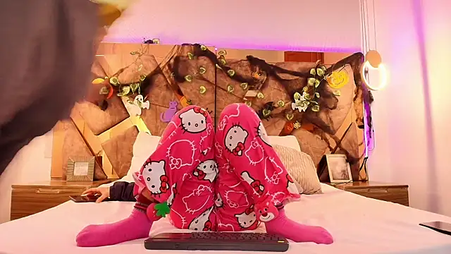 Snapshot of genessis__david chatting on 10/13/25, 04:01 genessis david online show from 10/13/25, 04:01