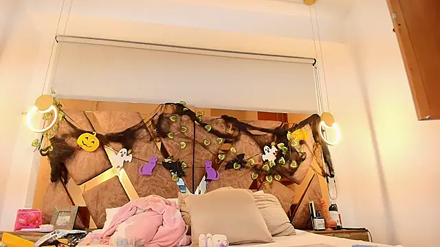 Snapshot of genessis__david chatting on 10/21/25, 04:13 genessis david online show from 10/21/25, 04:13