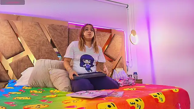 Snapshot of genessis__david chatting on 11/06/25, 03:51 genessis david online show from 11/06/25, 03:51