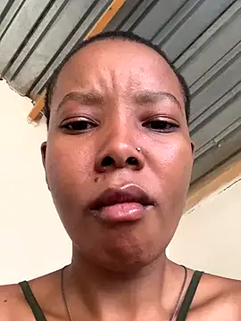 Snapshot of Pretty_Beauty chatting on 11/02/25, 11:01 Pretty Beauty online show from 11/02/25, 11:01