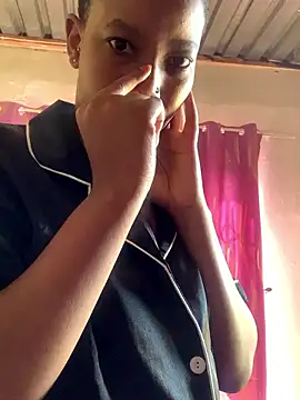 Snapshot of Pretty_Beauty chatting on 11/07/25, 07:08 Pretty Beauty online show from 11/07/25, 07:08