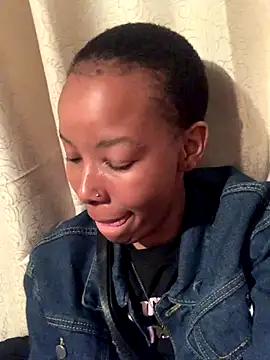 Snapshot of Pretty_Beauty chatting on 11/14/25, 11:13 Pretty Beauty online show from 11/14/25, 11:13