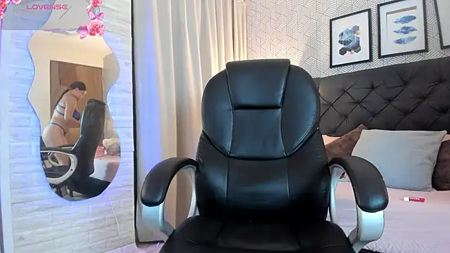 sophie  blare online show from 09/13/25, 08:08