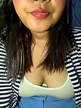 Snapshot of Tasty_Crush chatting on 10/17/25, 06:43 Tasty Crush online show from 10/17/25, 06:43