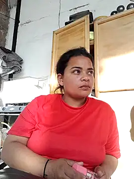 Zaphyra18 online show from 10/19/25, 09:04