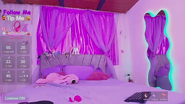 MeganRouss74 online show from 10/12/25, 11:53