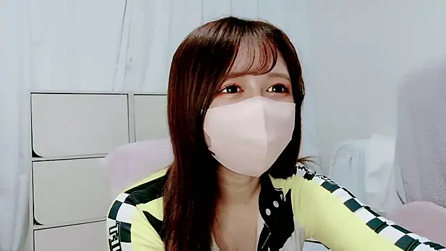 Snapshot of Hanachan_Gcup_ chatting on 10/03/25, 11:51 Hanachan Gcup online show from 10/03/25, 11:51