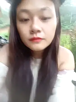 Snapshot of mai-xinh chatting on 10/12/25, 11:15 mai-xinh online show from 10/12/25, 11:15