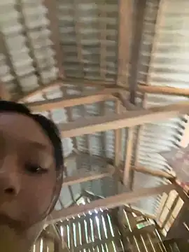 Snapshot of mai-xinh chatting on 10/14/25, 01:39 mai-xinh online show from 10/14/25, 01:39