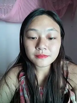 Snapshot of mai-xinh chatting on 10/20/25, 07:42 mai-xinh online show from 10/20/25, 07:42