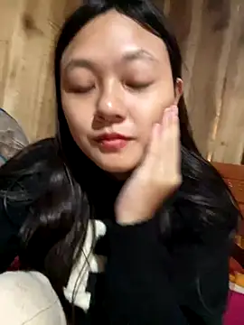 Snapshot of mai-xinh chatting on 11/01/25, 12:45 mai-xinh online show from 11/01/25, 12:45