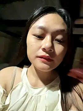 Snapshot of mai-xinh chatting on 11/04/25, 10:31 mai-xinh online show from 11/04/25, 10:31