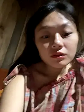 Snapshot of mai-xinh chatting on 11/15/25, 01:51 mai-xinh online show from 11/15/25, 01:51