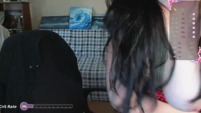 Snapshot of EmillyBones chatting on 10/04/25, 01:42 EmillyBones online show from 10/04/25, 01:42
