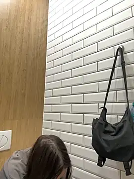 Snapshot of MiniVi chatting on 11/28/25, 03:31 MiniVi online show from 11/28/25, 03:31