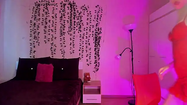 Kitty Mila online show from 10/30/25, 09:33