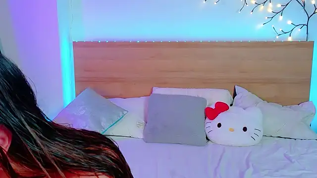 Bella Davis love online show from 10/29/25, 05:47