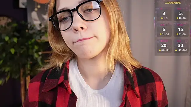 HollieCollelo online show from 10/03/25, 03:03