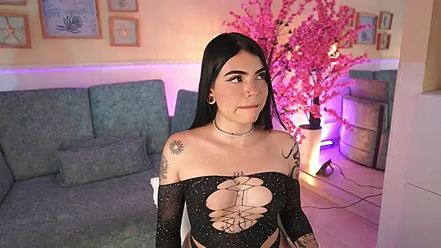 VioletEvanz online show from 09/17/25, 07:15