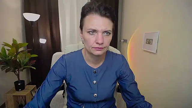 AvaSaturnian online show from 09/12/25, 12:05