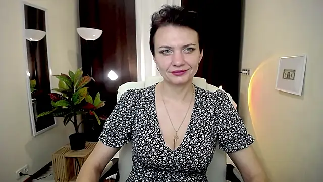 AvaSaturnian online show from 10/09/25, 12:25