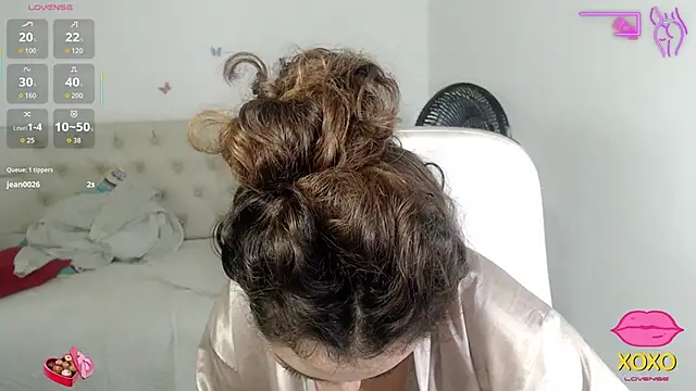 sasha 17  online show from 10/23/25, 12:43