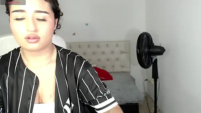 sasha 17  online show from 11/04/25, 04:28