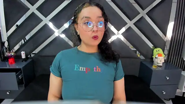 tara black online show from 09/24/25, 04:32