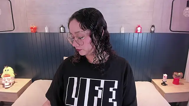 tara black online show from 09/26/25, 03:54