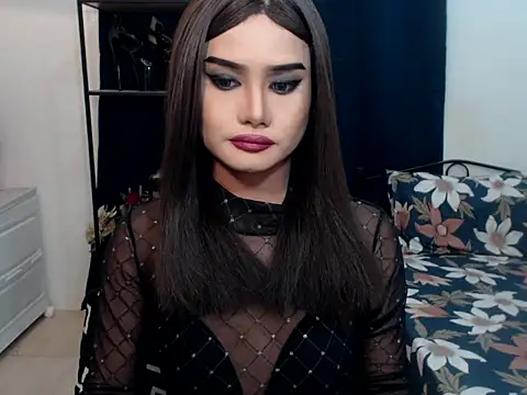 Snapshot of RositaUshvada chatting on 11/08/25, 02:06 RositaUshvada online show from 11/08/25, 02:06