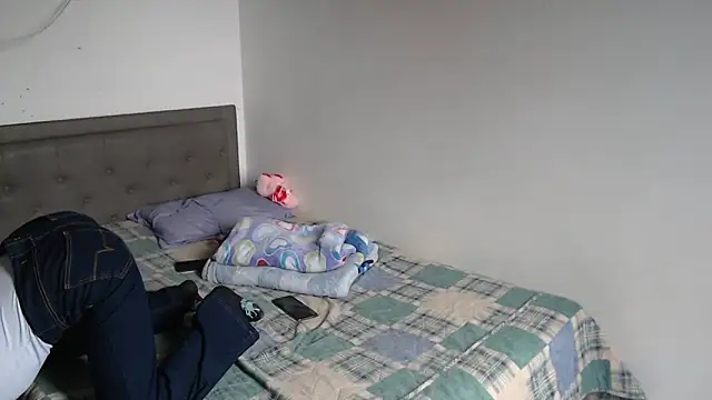 Celestte Dior online show from 11/17/25, 03:29