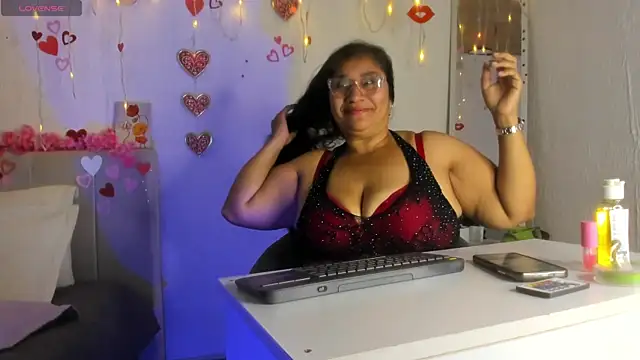Snapshot of milf_latinn chatting on 09/17/25, 02:41 milf latinn online show from 09/17/25, 02:41