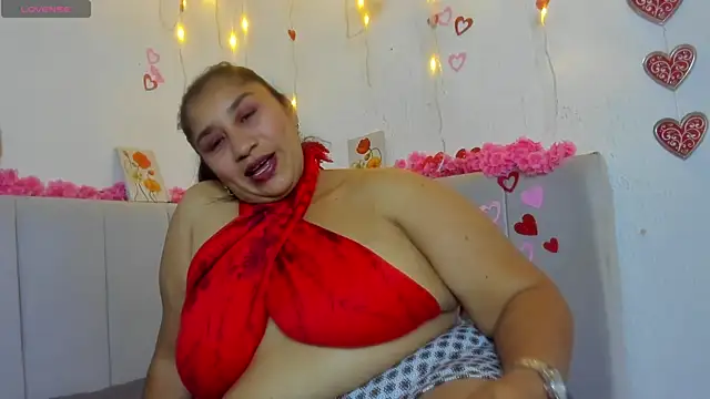 Snapshot of milf_latinn chatting on 09/26/25, 02:32 milf latinn online show from 09/26/25, 02:32