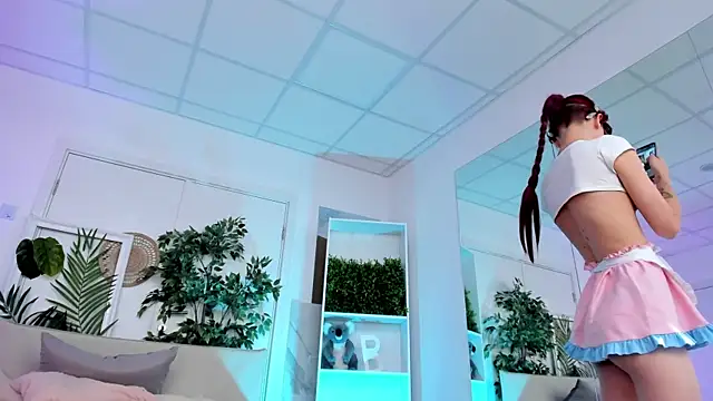 Snapshot of Sima_Wendy chatting on 09/18/25, 06:26 Sima Wendy online show from 09/18/25, 06:26