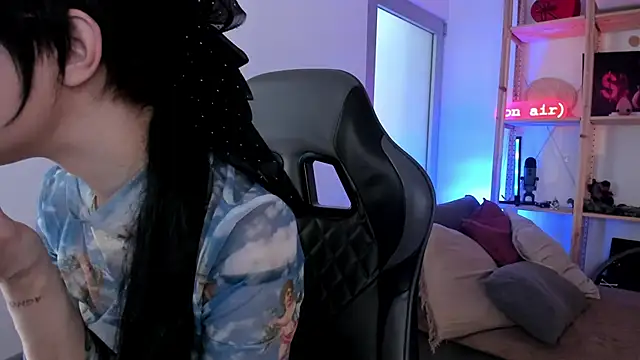 Snapshot of Sima_Wendy chatting on 11/03/25, 07:20 Sima Wendy online show from 11/03/25, 07:20