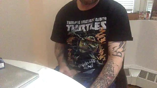 Snapshot of edger4lif3 chatting on 10/20/25, 09:04 edger4lif3 online show from 10/20/25, 09:04