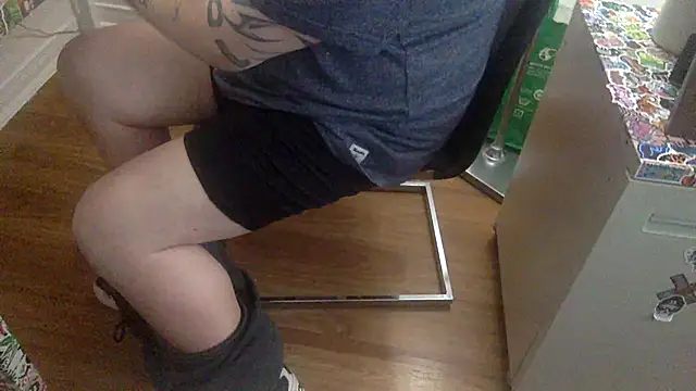 Snapshot of edger4lif3 chatting on 11/04/25, 08:19 edger4lif3 online show from 11/04/25, 08:19