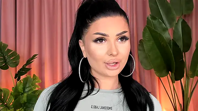 KylieKroftt online show from 10/10/25, 02:38