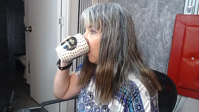 Snapshot of linda__mature chatting on 09/11/25, 11:54 linda mature online show from 09/11/25, 11:54